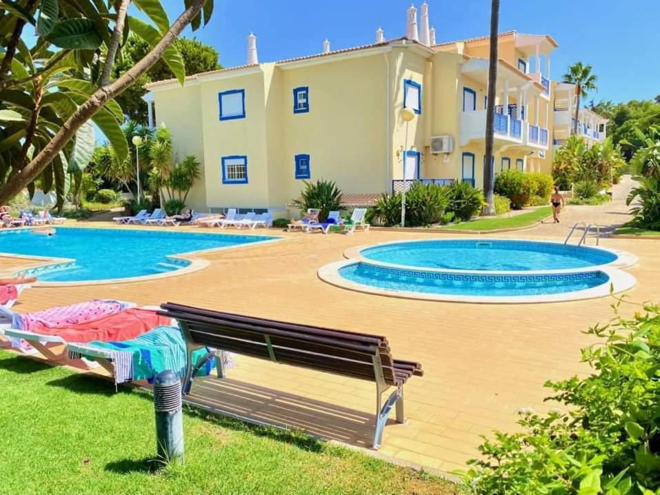 Flamingo'S Apartment W/ 2 Swimming Pool อัลบูเฟรา ภายนอก รูปภาพ