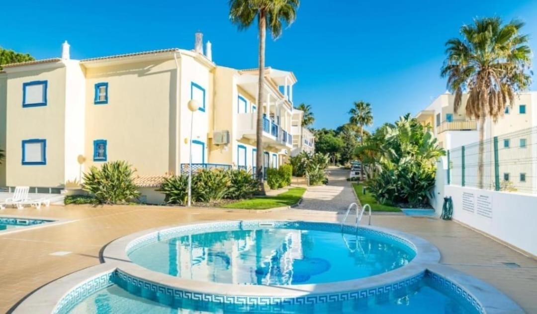 Flamingo'S Apartment W/ 2 Swimming Pool อัลบูเฟรา ภายนอก รูปภาพ